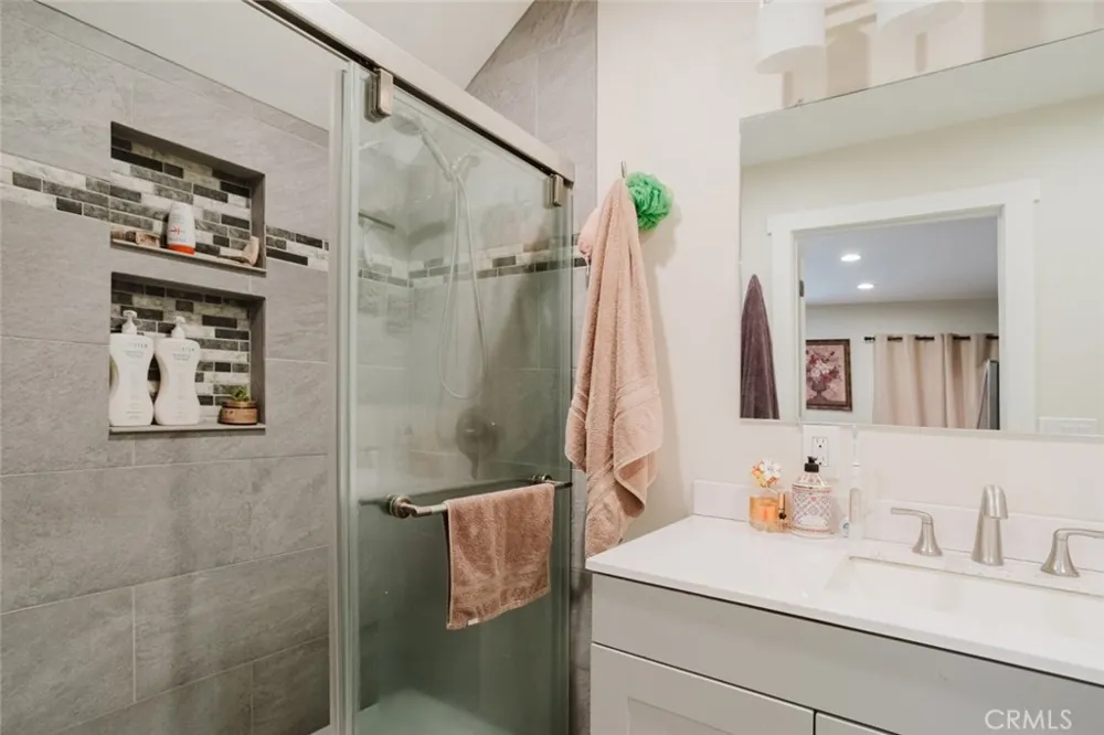 11857 East Trail Sylmar, CA 91342