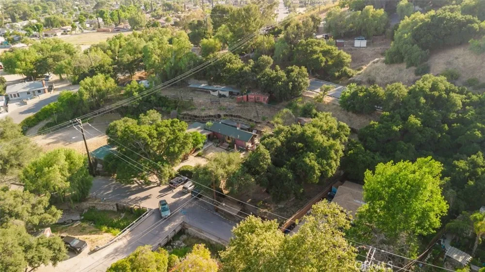 11857 East Trail Sylmar, CA 91342