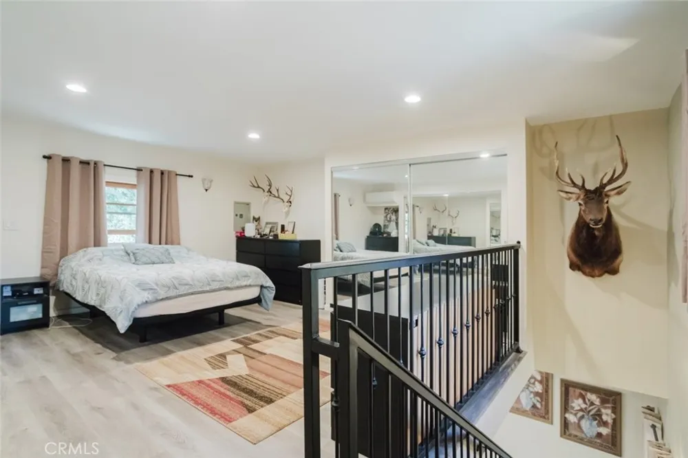11857 East Trail Sylmar, CA 91342