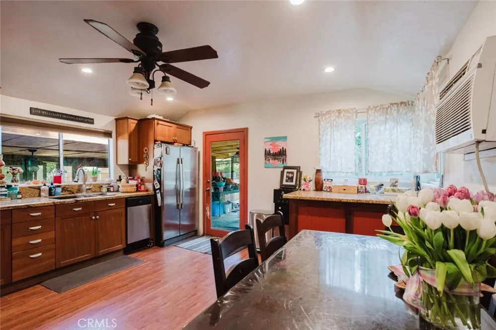 11857 East Trail Sylmar, CA 91342