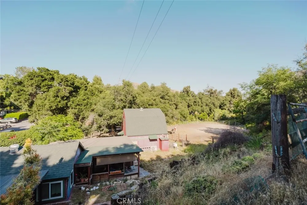 11857 East Trail Sylmar, CA 91342