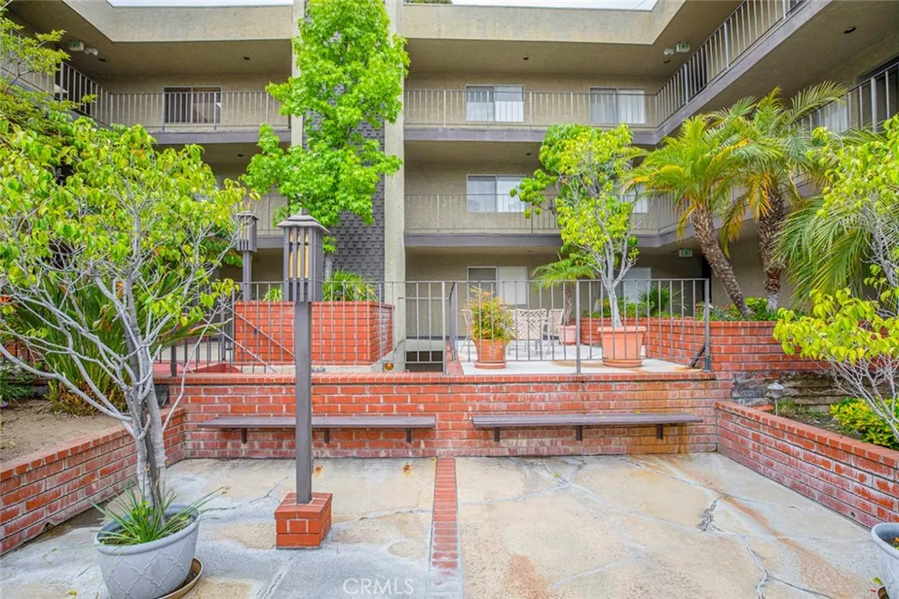 125 W Mountain Street #102 Glendale, CA 91202