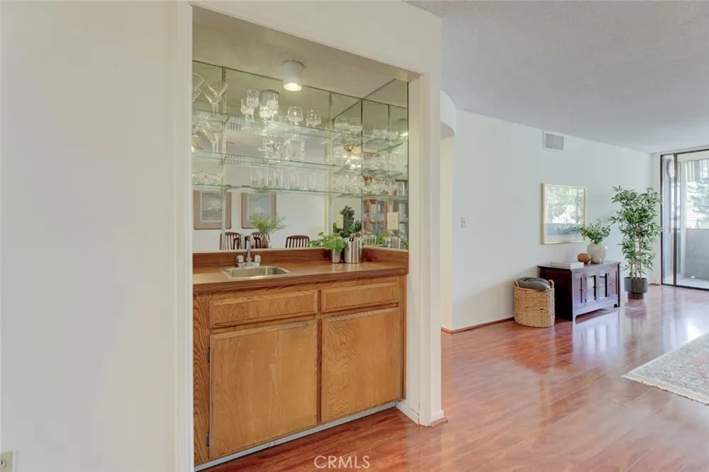 125 W Mountain Street #102 Glendale, CA 91202
