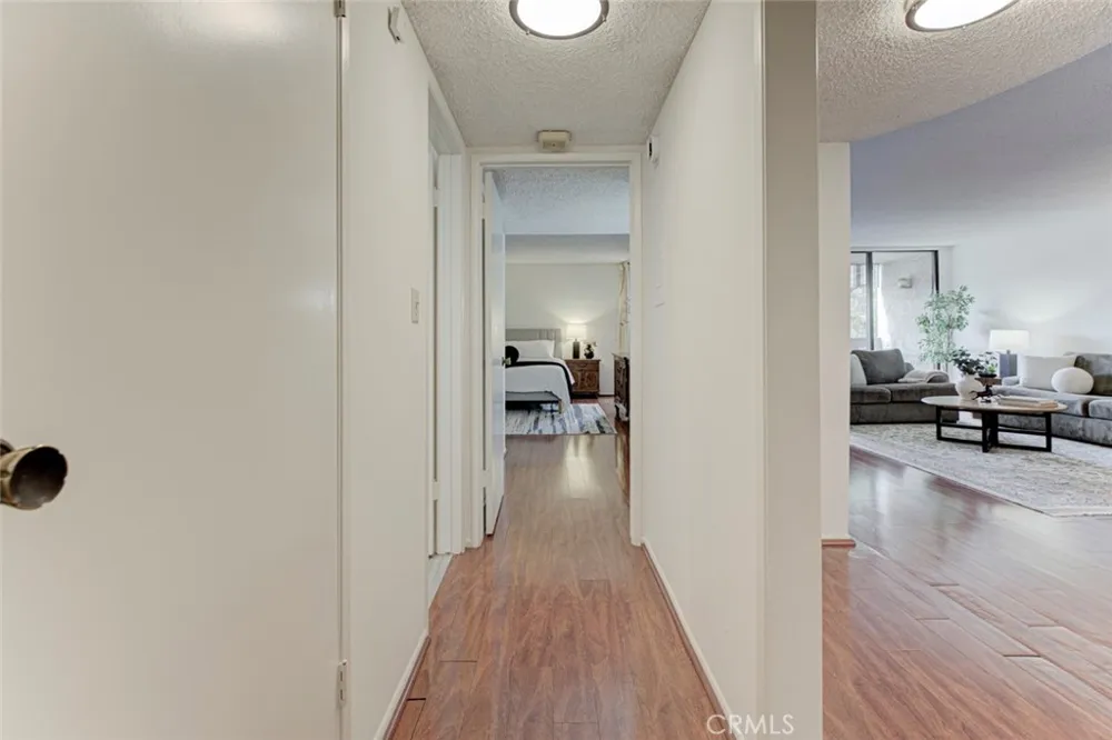 125 W Mountain Street #102 Glendale, CA 91202