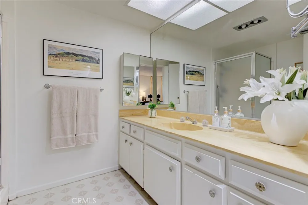 125 W Mountain Street #102 Glendale, CA 91202