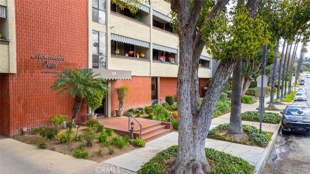 125 W Mountain Street #102 Glendale, CA 91202