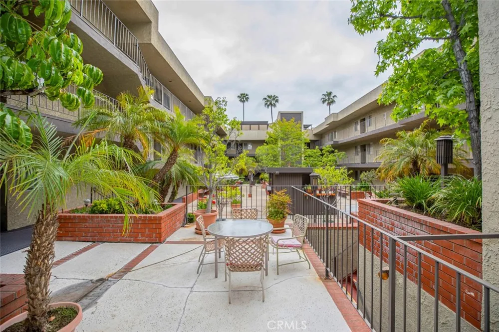 125 W Mountain Street #102 Glendale, CA 91202