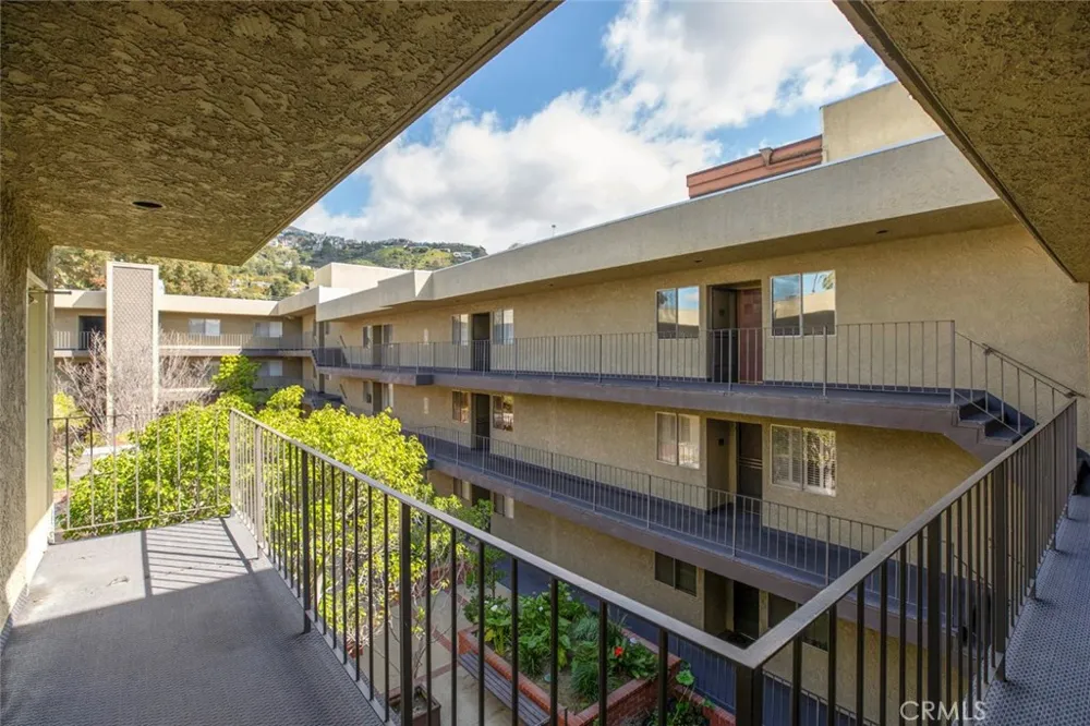 125 W Mountain Street #102 Glendale, CA 91202