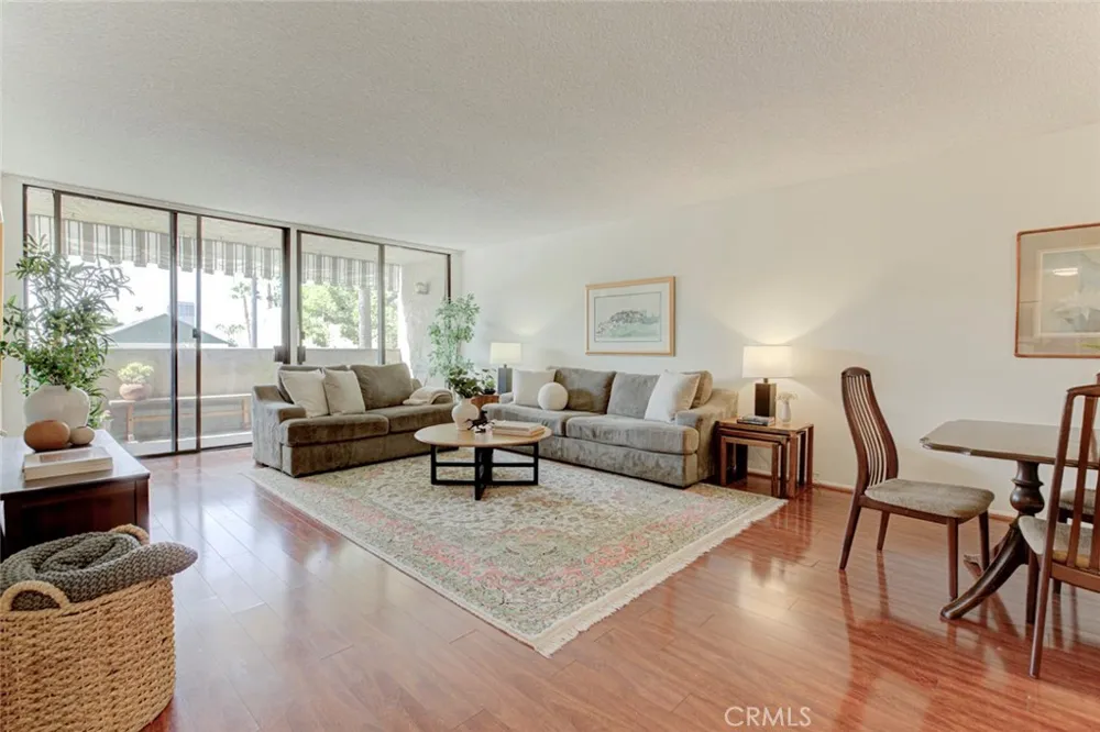 125 W Mountain Street #102 Glendale, CA 91202