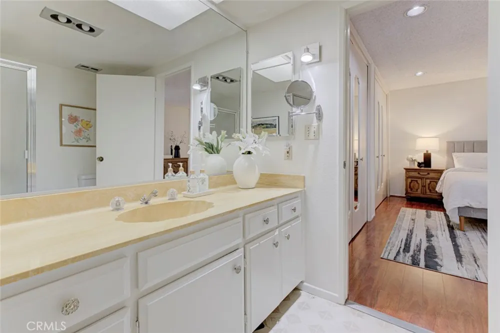 125 W Mountain Street #102 Glendale, CA 91202