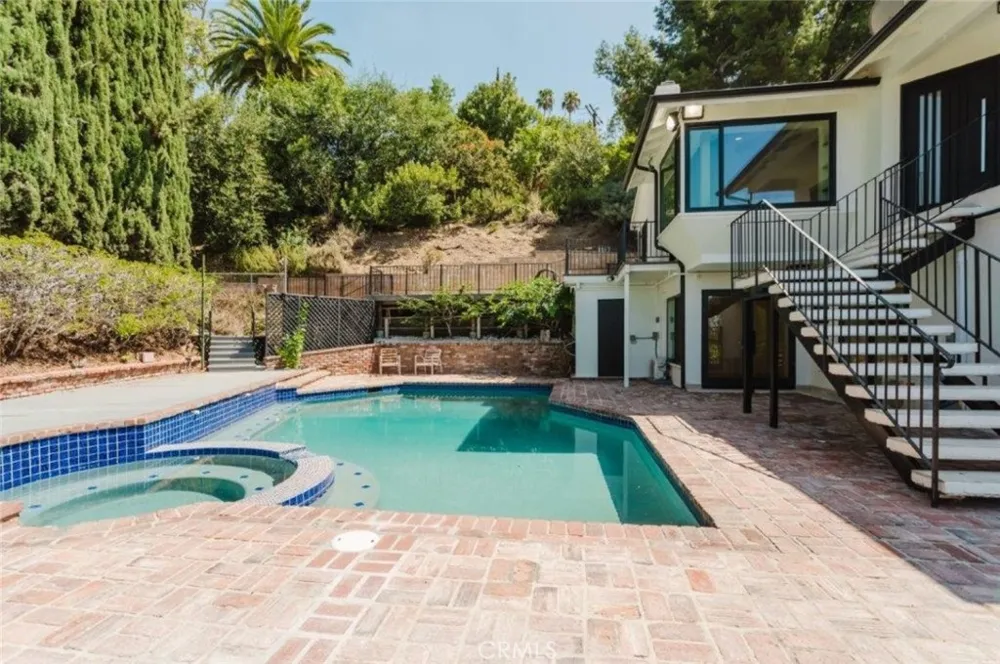 401 Brockmont Drive Glendale, CA 91202