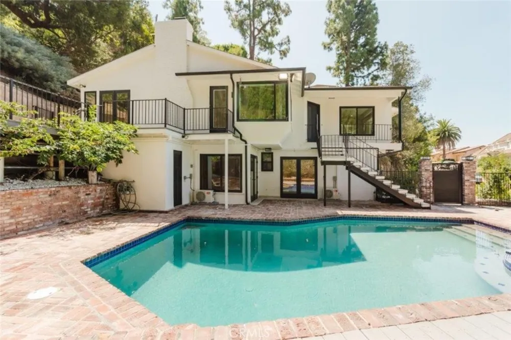 401 Brockmont Drive Glendale, CA 91202