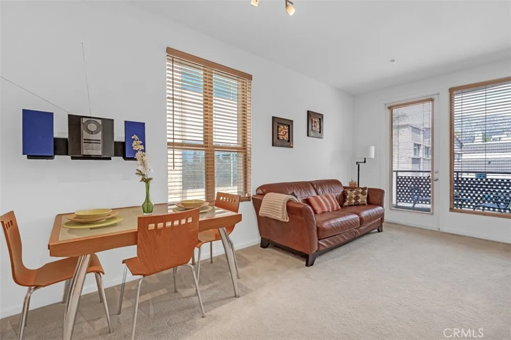 201 E Angeleno Avenue #326 Burbank, CA 91502