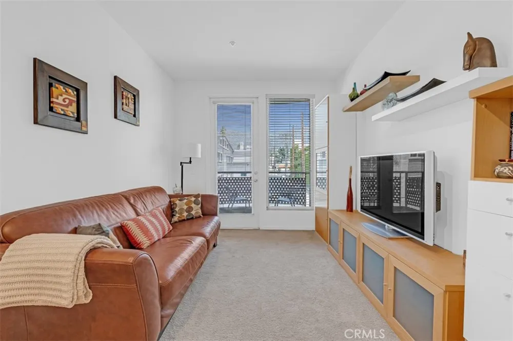 201 E Angeleno Avenue #326 Burbank, CA 91502