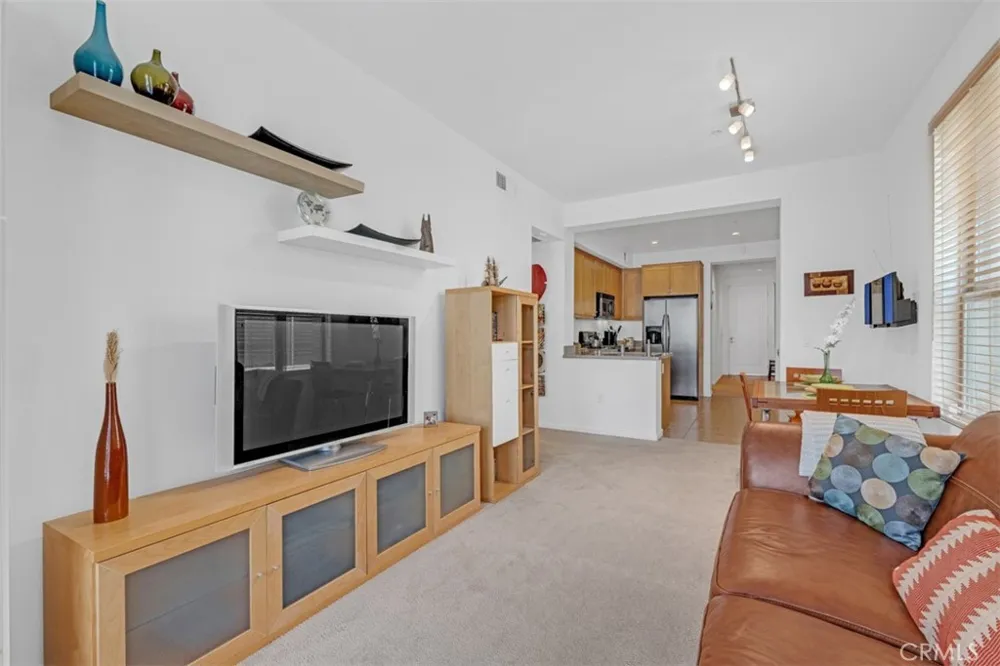 201 E Angeleno Avenue #326 Burbank, CA 91502