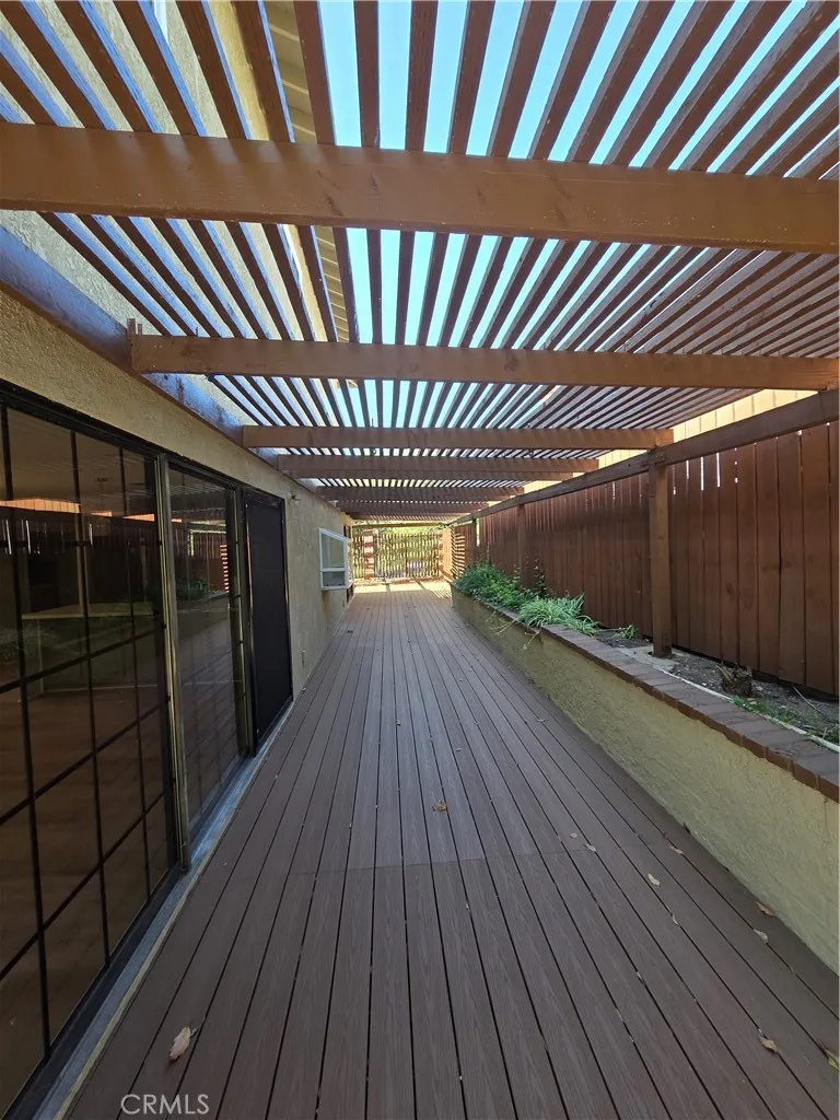 3255 Henrietta Glendale, CA 91214