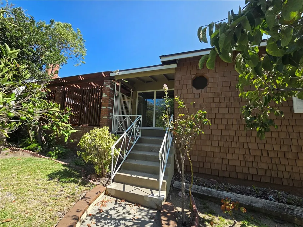 3255 Henrietta Glendale, CA 91214