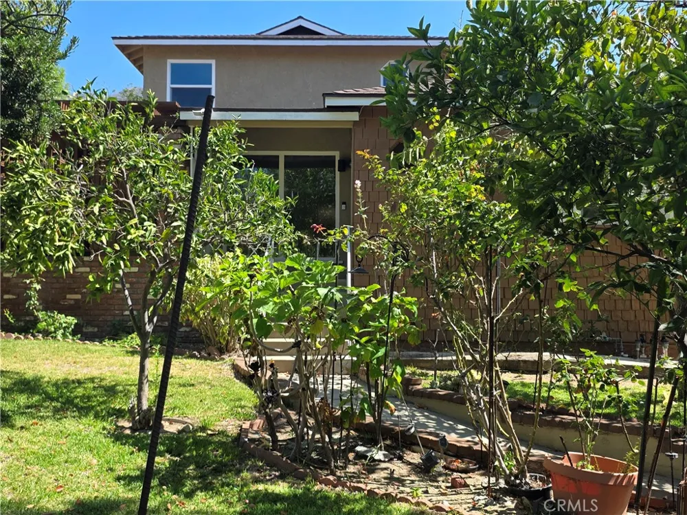 3255 Henrietta Glendale, CA 91214
