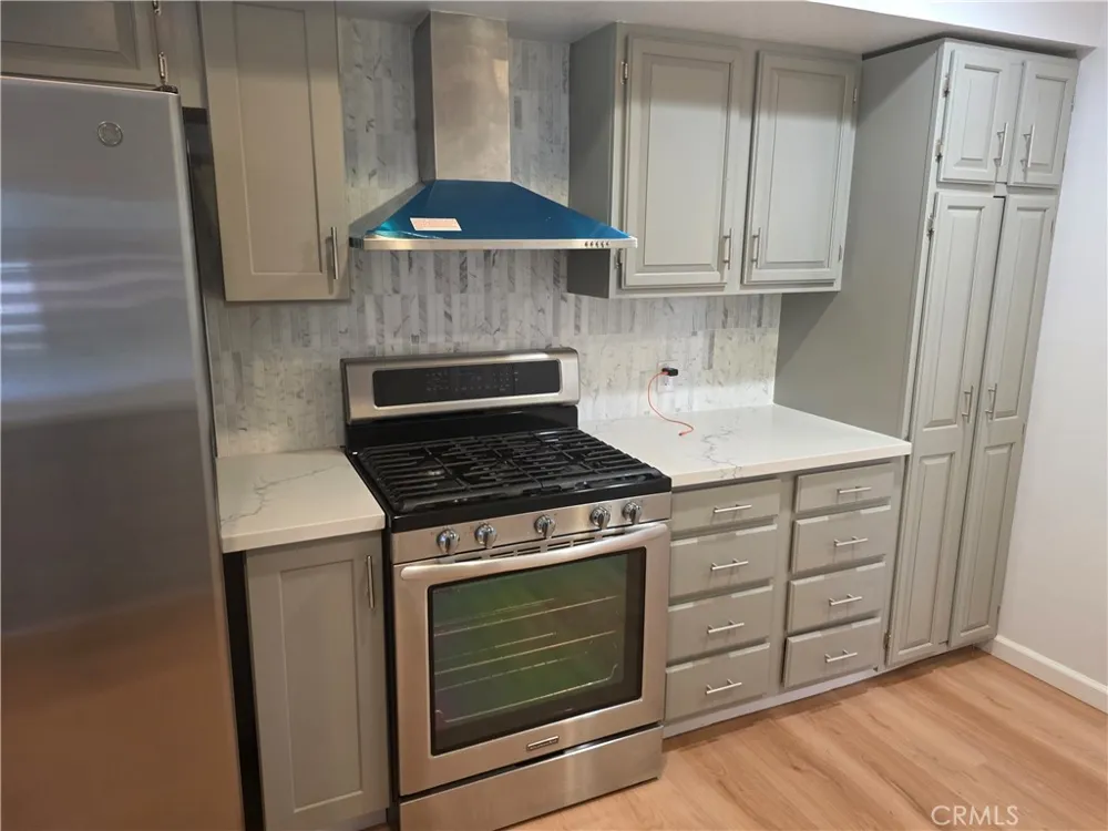 3255 Henrietta Glendale, CA 91214