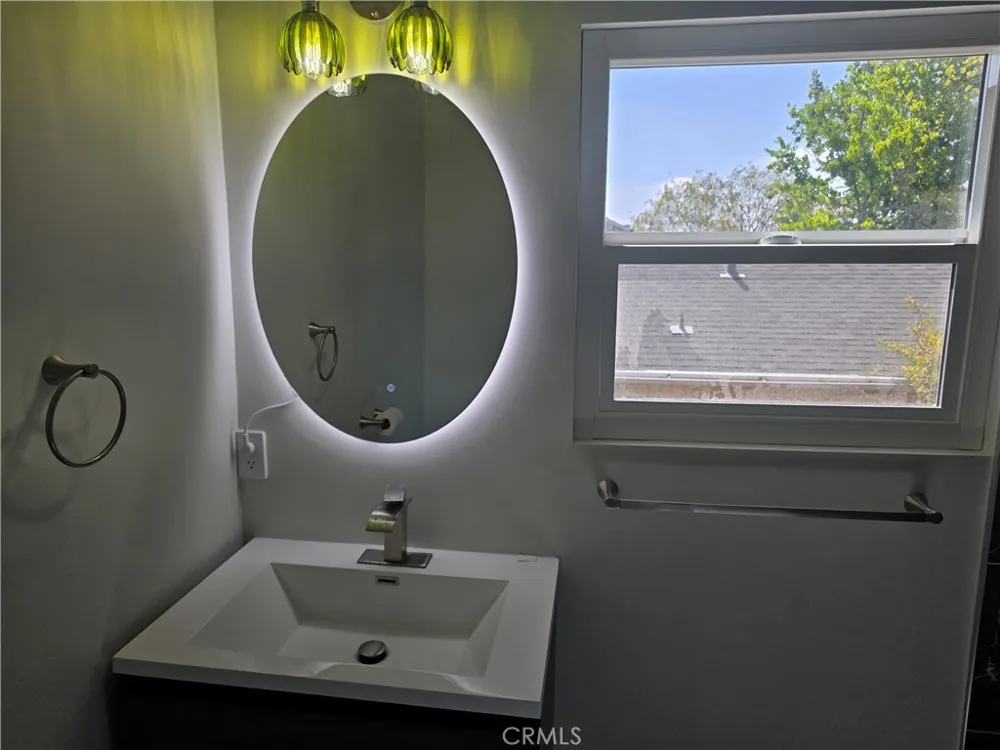 3255 Henrietta Glendale, CA 91214