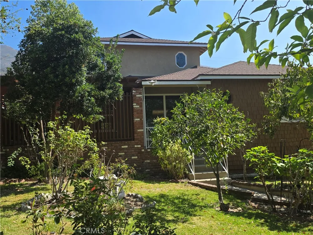 3255 Henrietta Glendale, CA 91214