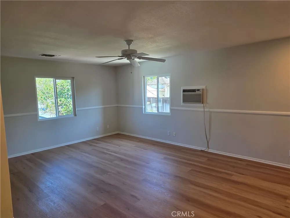 3255 Henrietta Glendale, CA 91214