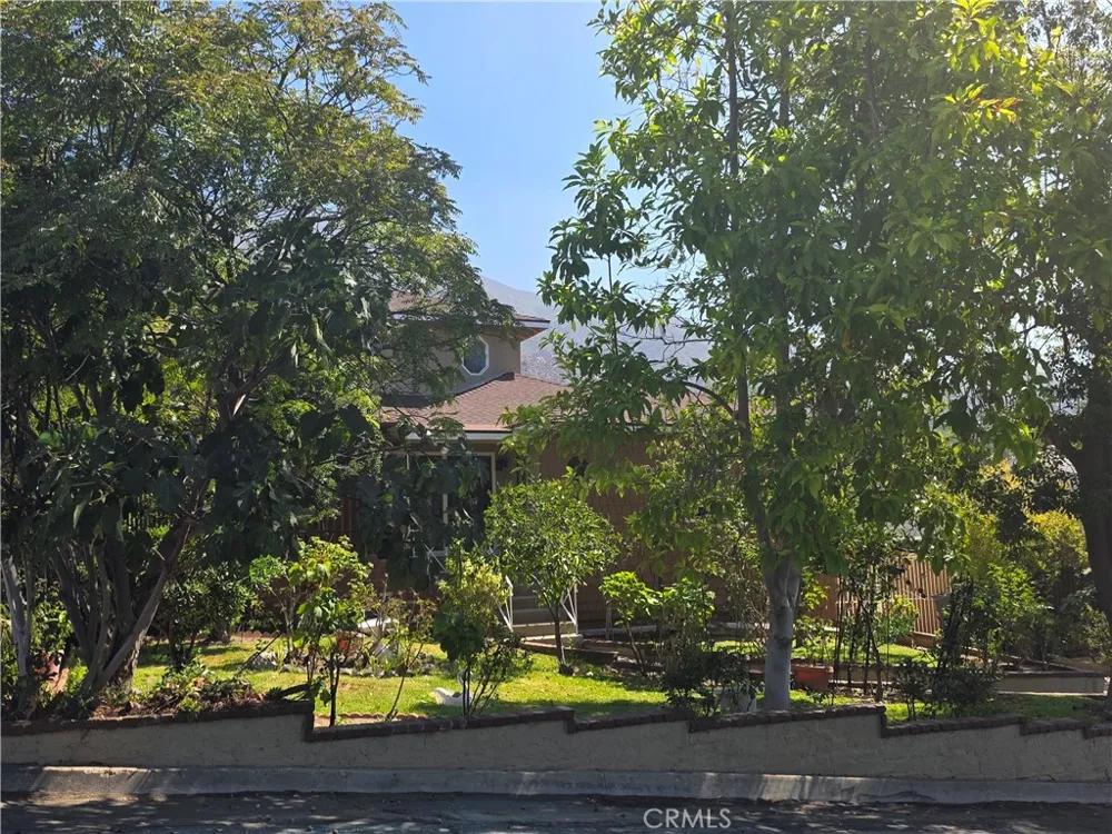 3255 Henrietta Glendale, CA 91214