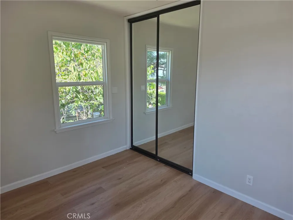 3255 Henrietta Glendale, CA 91214