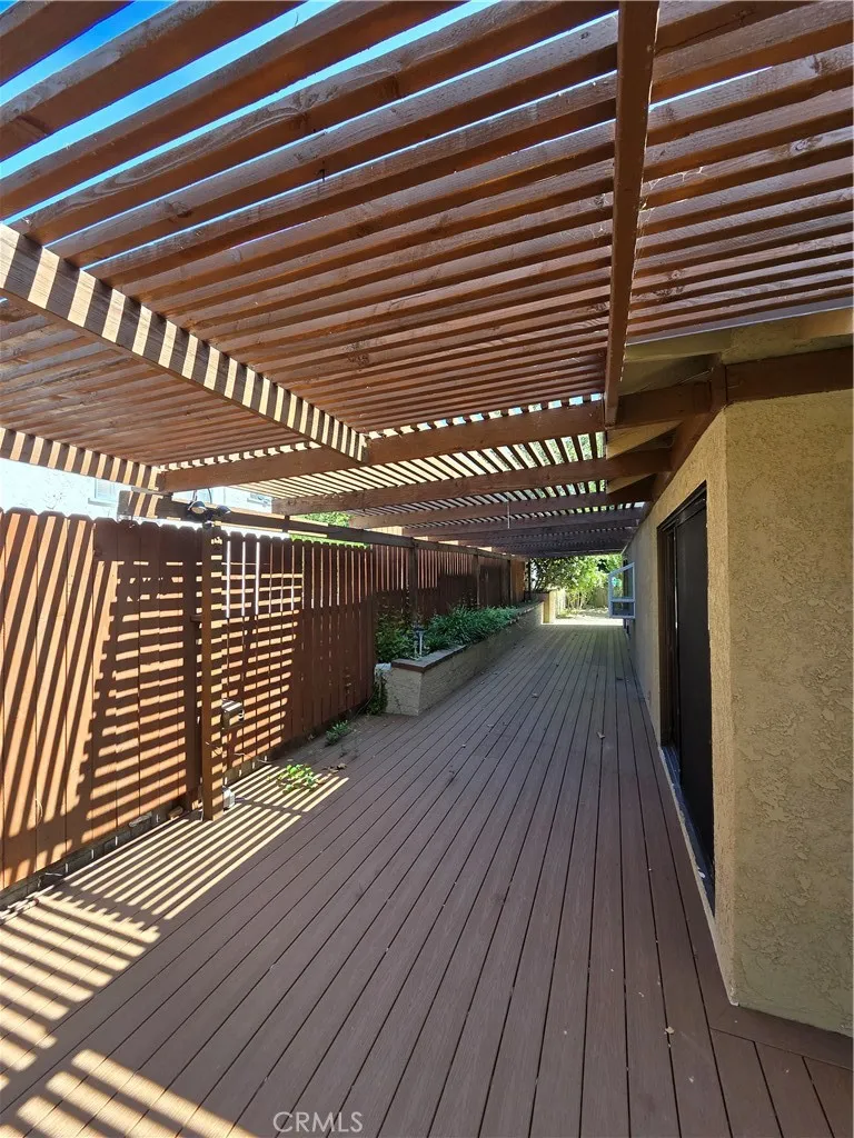 3255 Henrietta Glendale, CA 91214
