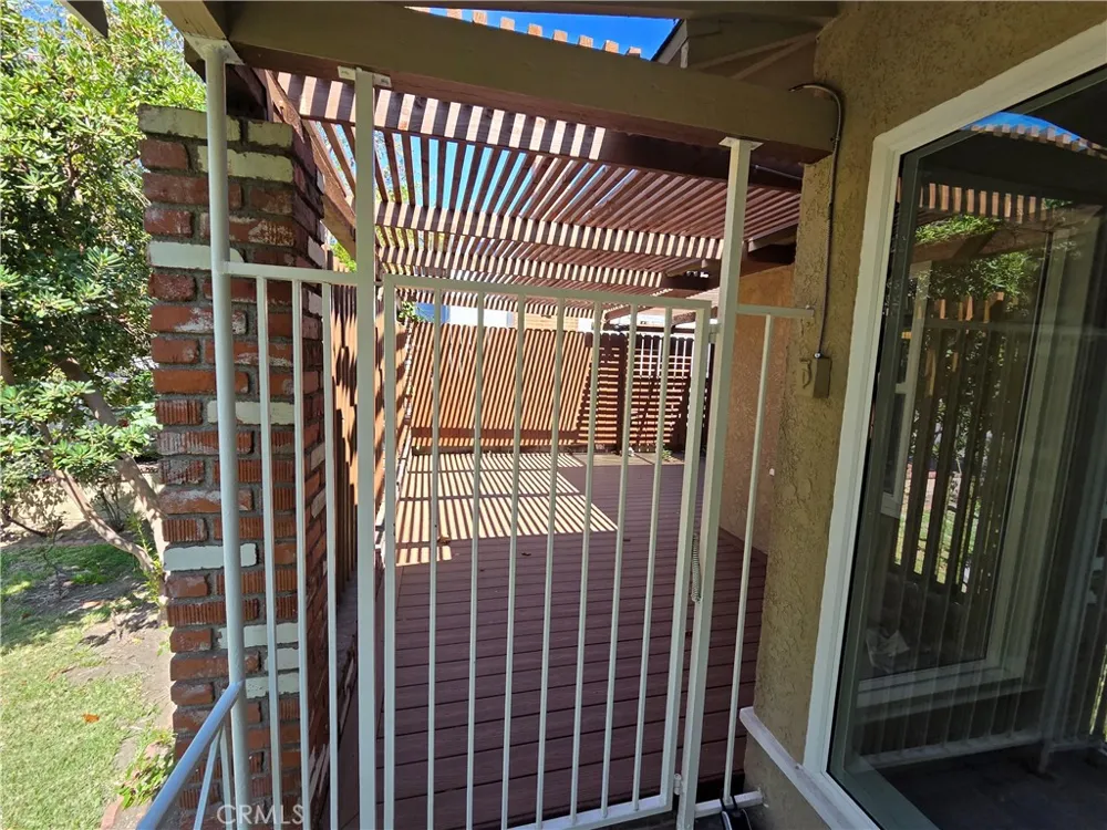 3255 Henrietta Glendale, CA 91214
