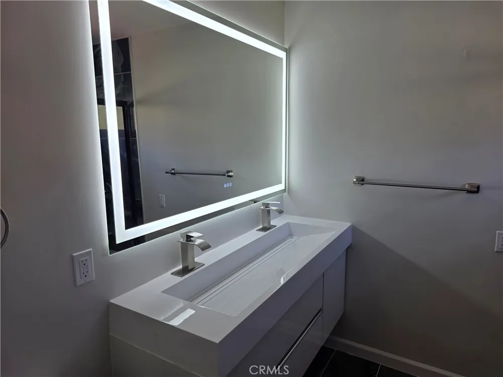 3255 Henrietta Glendale, CA 91214