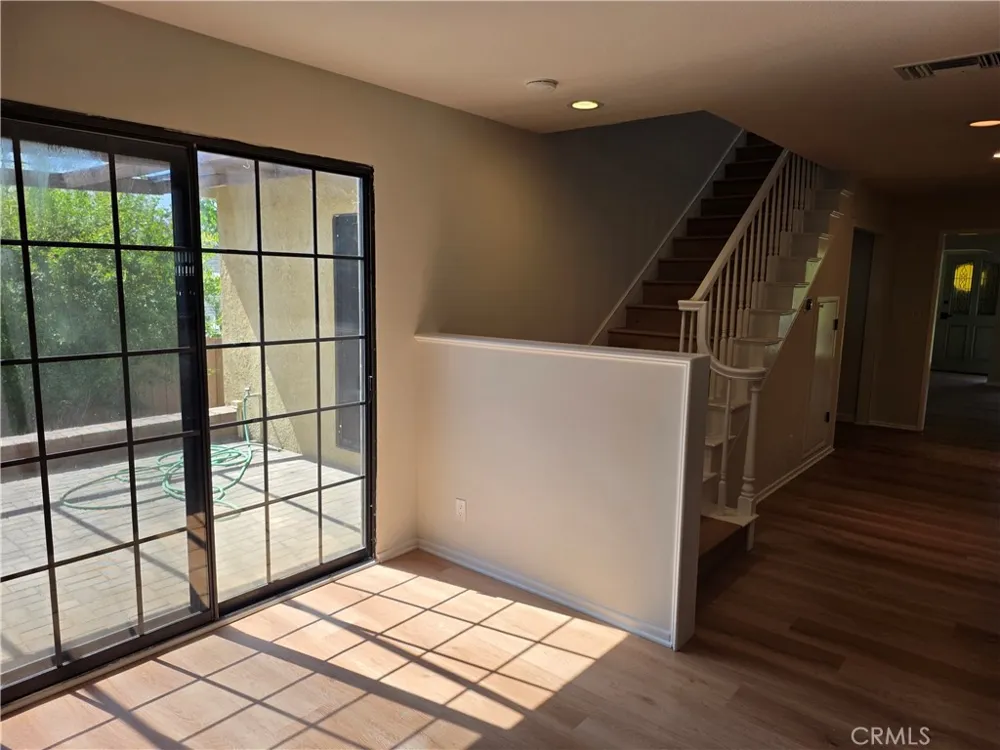 3255 Henrietta Glendale, CA 91214
