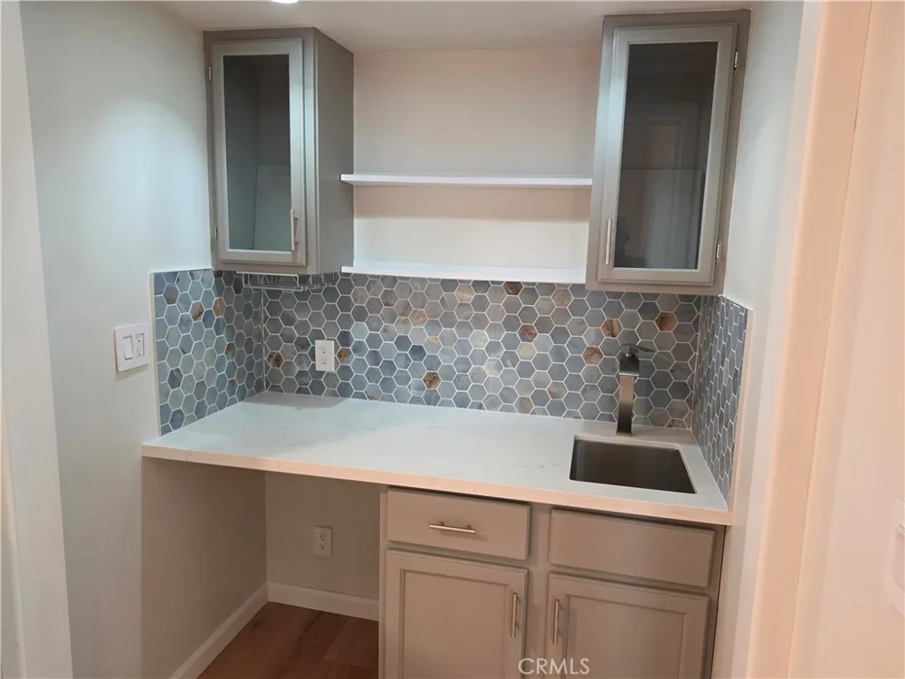 3255 Henrietta Glendale, CA 91214