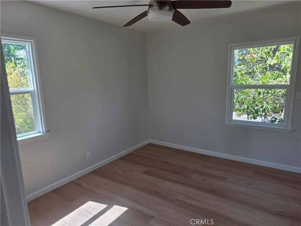 3255 Henrietta Glendale, CA 91214