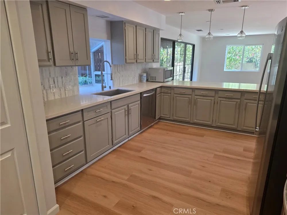 3255 Henrietta Glendale, CA 91214