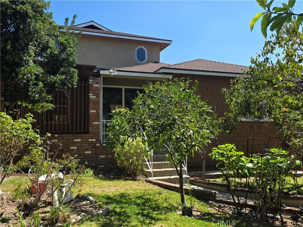 3255 Henrietta Glendale, CA 91214