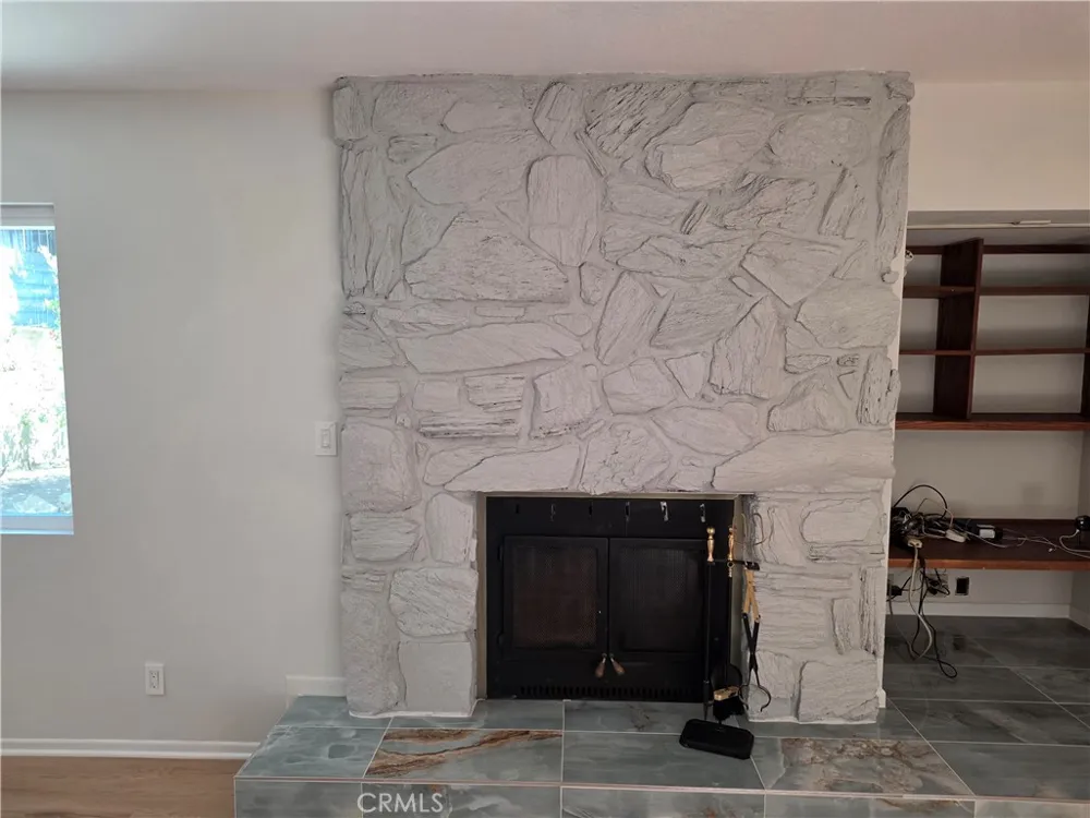 3255 Henrietta Glendale, CA 91214