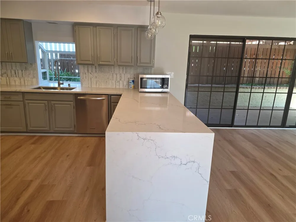 3255 Henrietta Glendale, CA 91214