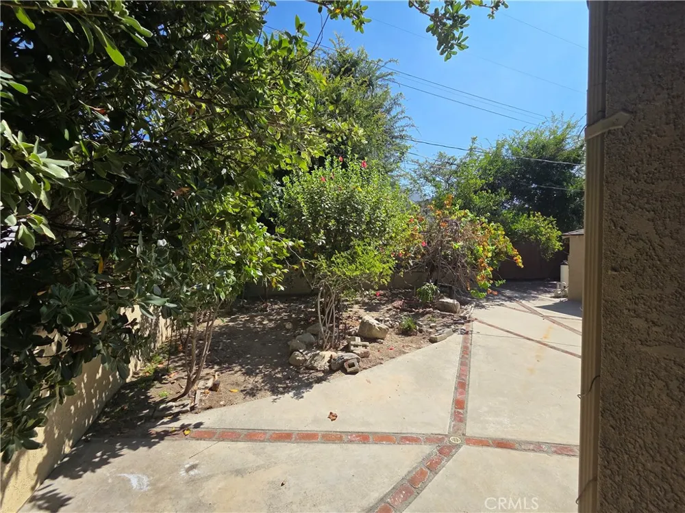 3255 Henrietta Glendale, CA 91214