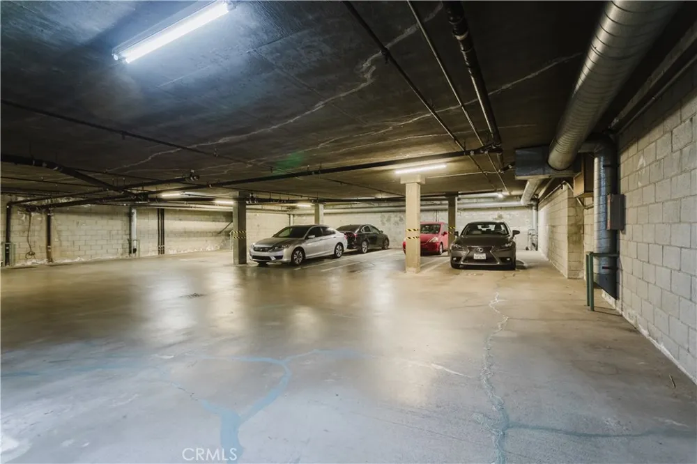 13220 Valleyheart Drive #202 Studio City, CA 91604