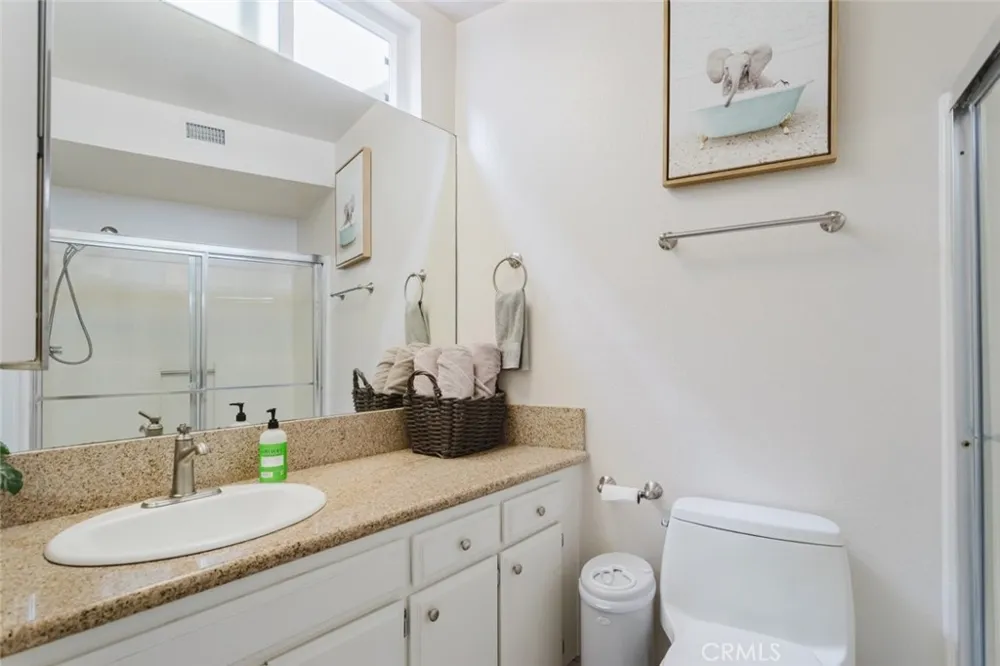 13220 Valleyheart Drive #202 Studio City, CA 91604