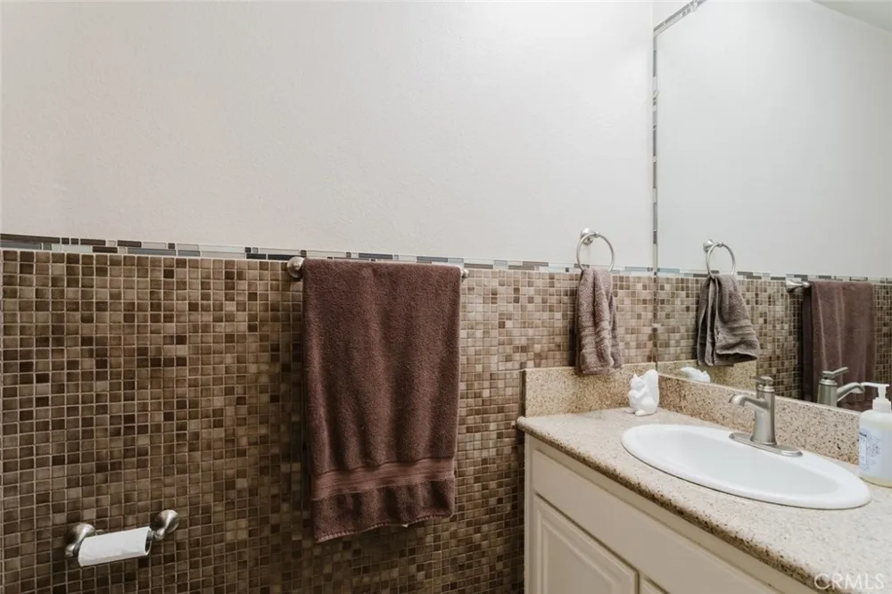 13220 Valleyheart Drive #202 Studio City, CA 91604
