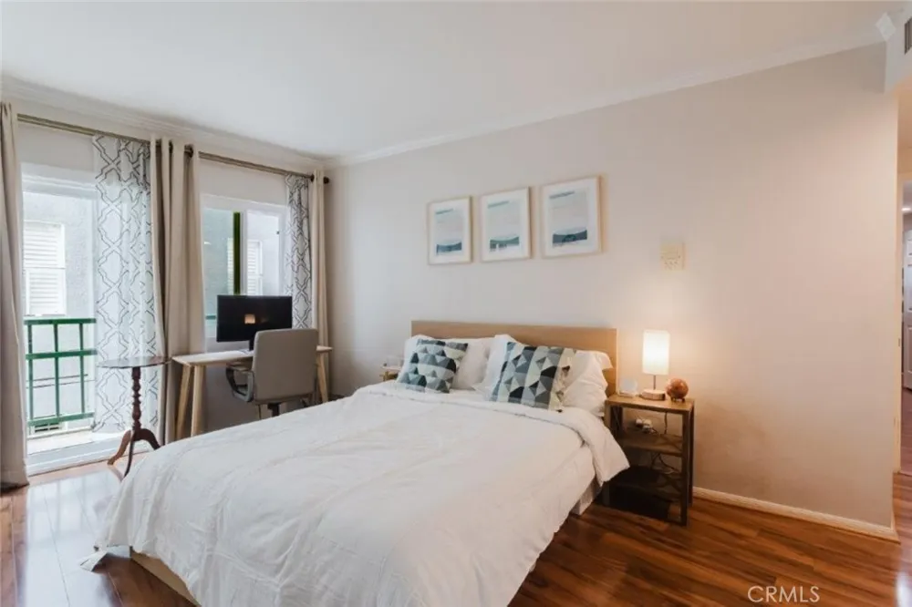 13220 Valleyheart Drive #202 Studio City, CA 91604