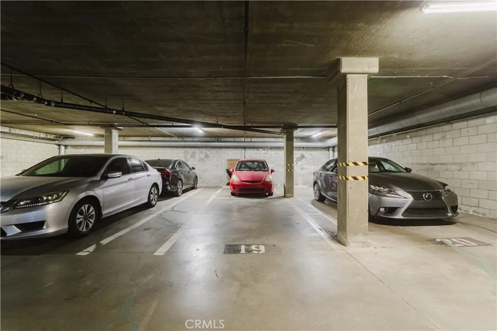 13220 Valleyheart Drive #202 Studio City, CA 91604
