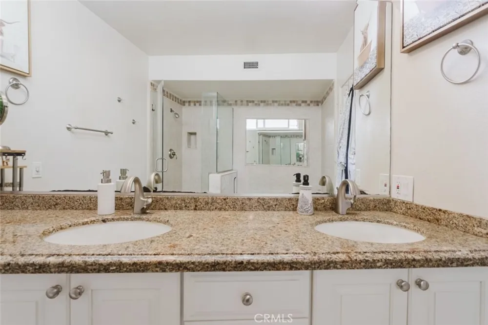13220 Valleyheart Drive #202 Studio City, CA 91604