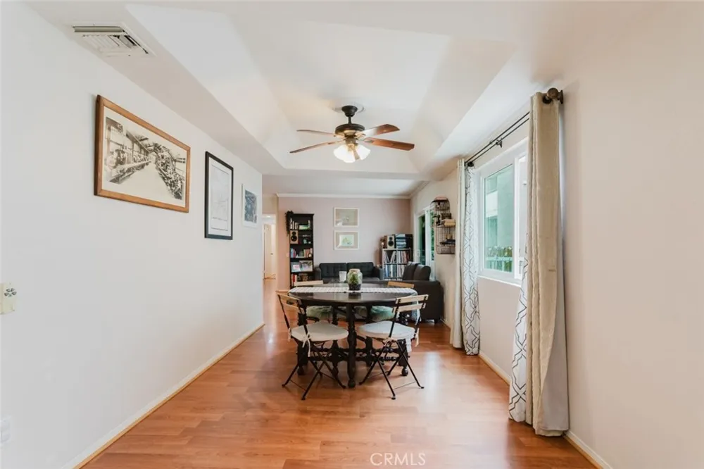 13220 Valleyheart Drive #202 Studio City, CA 91604