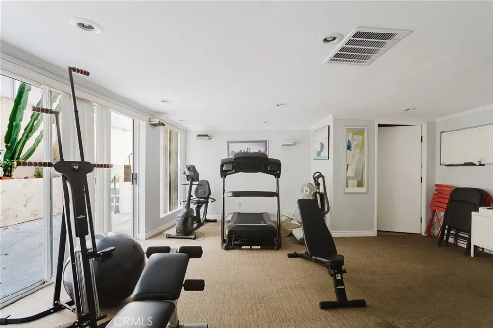 13220 Valleyheart Drive #202 Studio City, CA 91604