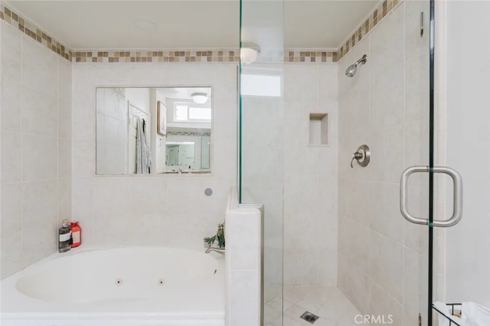 13220 Valleyheart Drive #202 Studio City, CA 91604