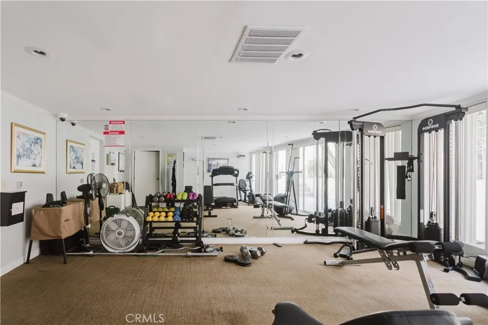 13220 Valleyheart Drive #202 Studio City, CA 91604
