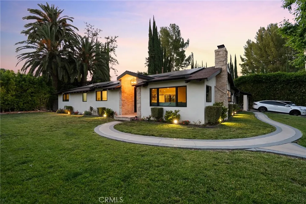 6013 Lubao Avenue Woodland Hills, CA 91367
